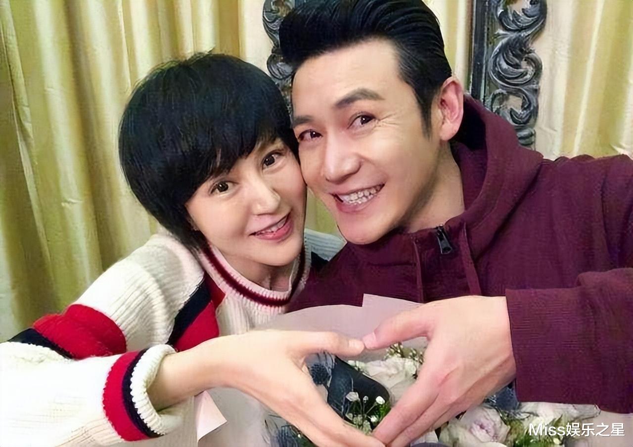 郭京飞|同样是回家看望岳母，郭京飞进门就干活，陆毅却被伺候着好吃好喝