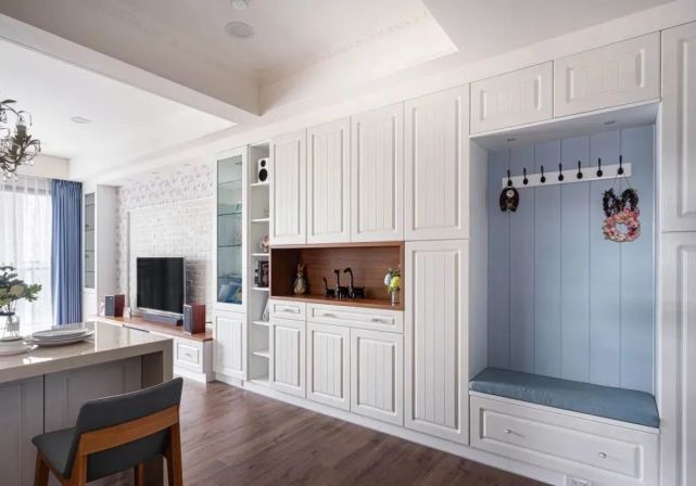 入户玄关这样设计,朋友被这1㎡惊艳到了,要跟着装