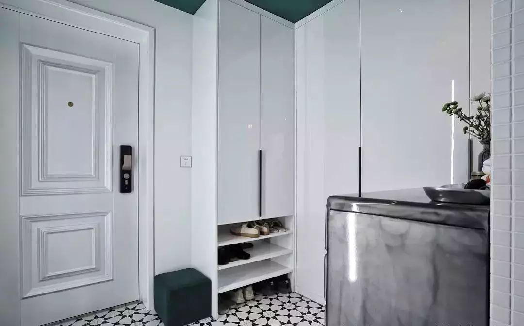 49平的简约风小户型公寓,把卫生间和厨房换了个位置