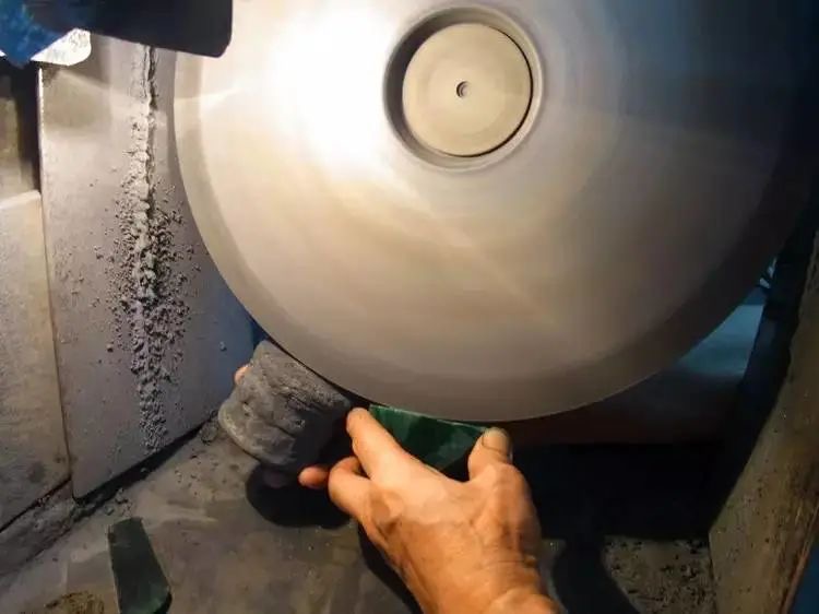 宁夏|翡翠原石不可乱切，这些方法你都了解吗？