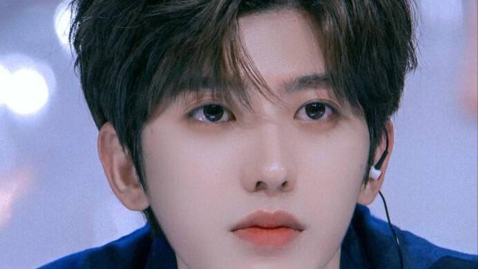 蔡徐坤|蔡徐坤“微调”遭实锤，几人花费79万，前经纪公司晒合同及成长照