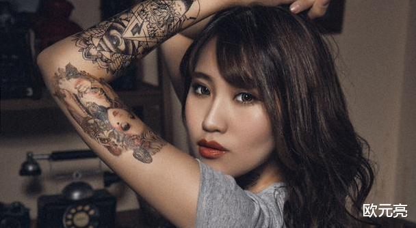 王艺璇|女子年轻时“纹花背”，男友看到就提分手：爱我，为什么不能接受