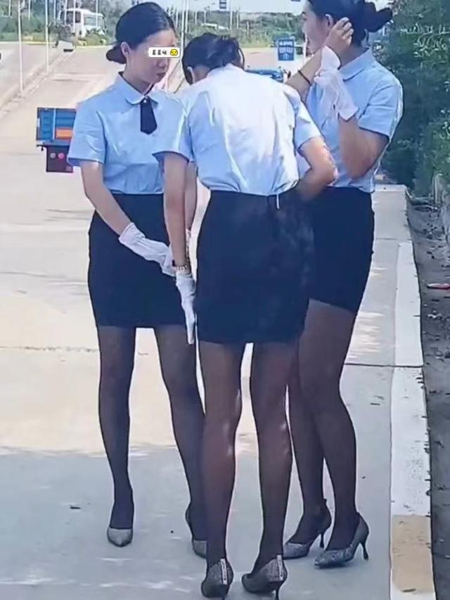 驾校请三名女子跳舞给学员看,网友:学员看她们跳舞没心思练车了