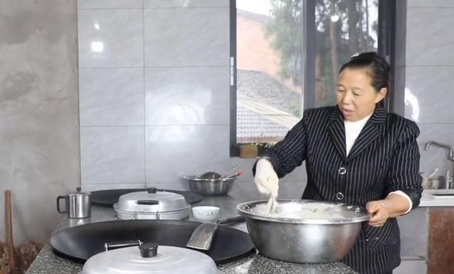 |幺妈接老祖婆过生日,大家却直言太不应该了,到底发生了什么?