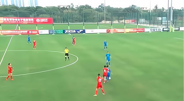 河南|4-0！女超冠军4连胜！武汉队狂飙13球+献礼王霜，河南队丢18球0分