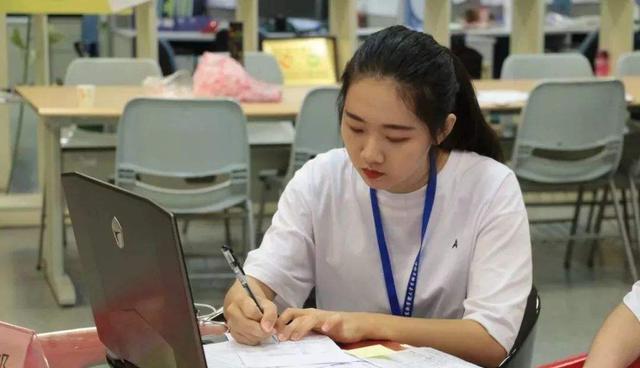 蔡恩·威廉森|“我们不是找小三”，公司HR对应聘者出言不逊，大学生遇见赶紧跑