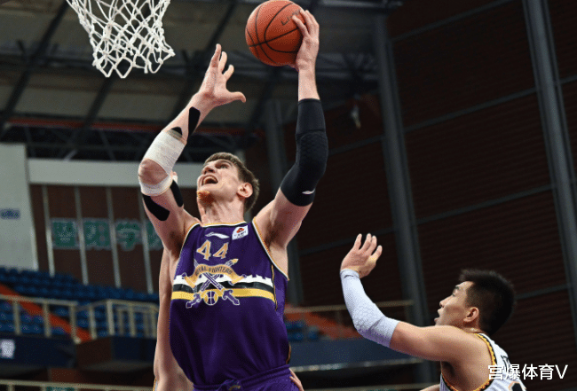 北控男籃|正式確定！CBA頂級外援被球隊裁掉 馬布里下狠心