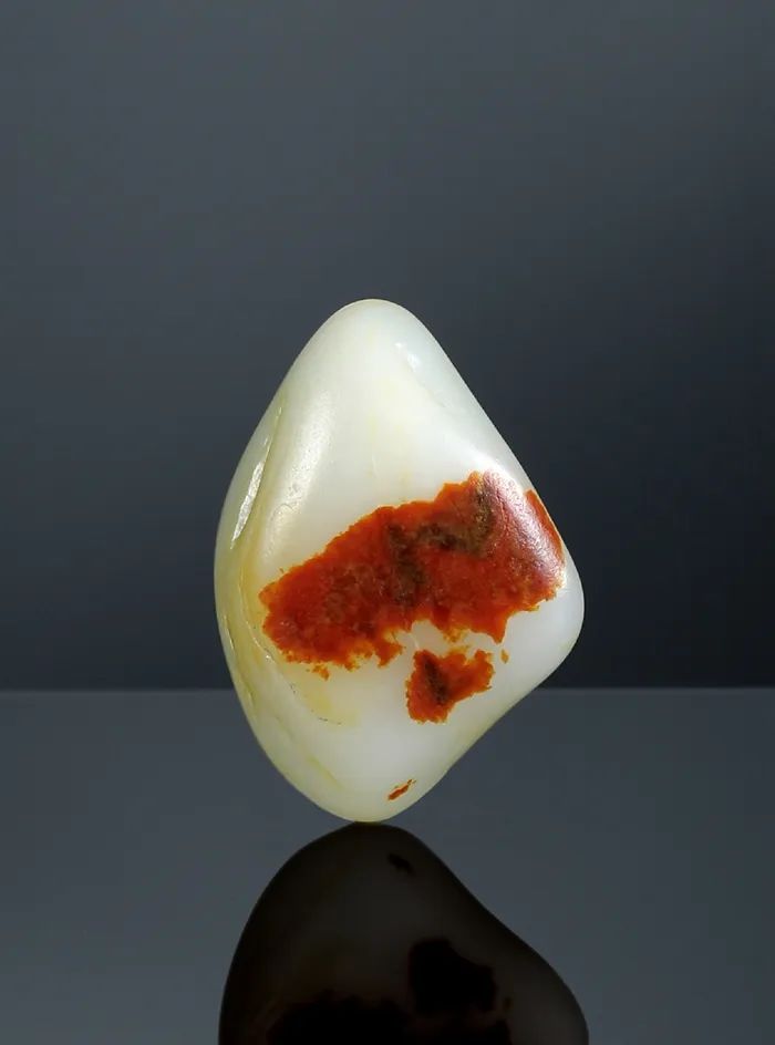 |和田玉籽料的皮色特征