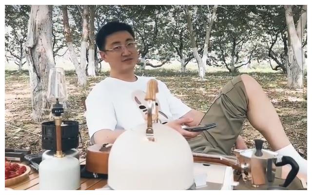 黄瓜 范冰冰公开辟谷减肥成果，7天瘦掉12.5斤，无名指钻戒抢镜