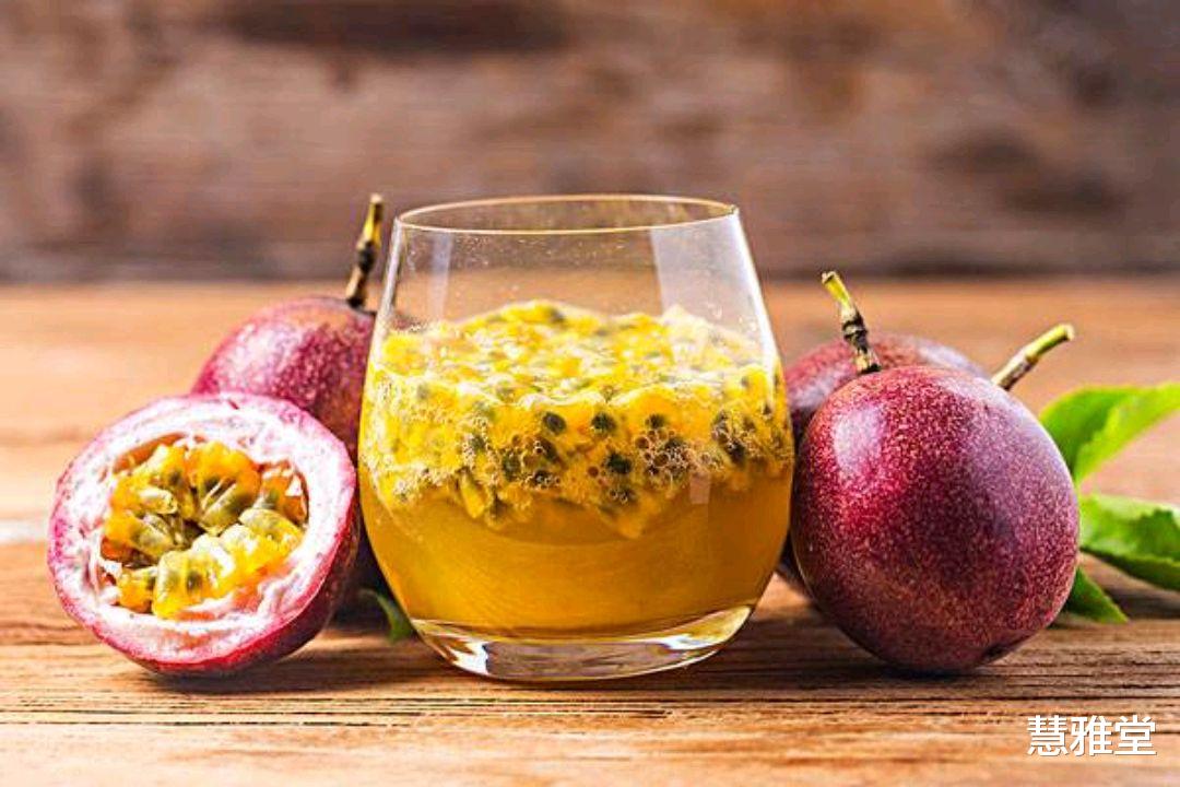 水果 女人如果不差钱，日常多吃“4果1茶”，有助美容养颜，气色好