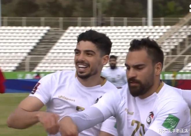 国足|0-3！亚洲第15恐遭FIFA重罚，球迷投掷杂物被清场，国足苦主首胜