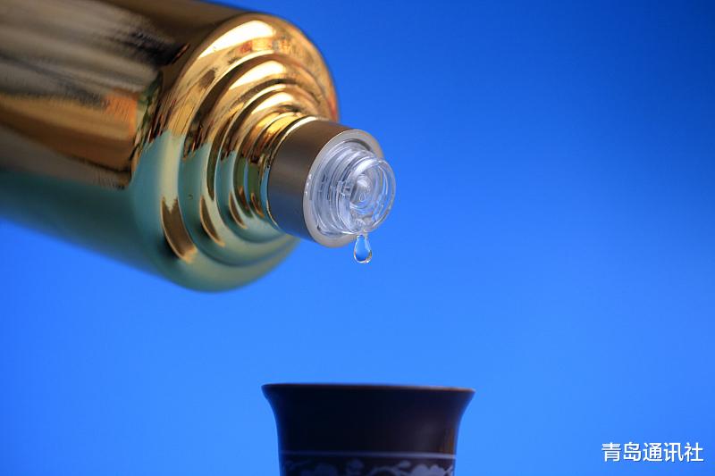 一场满月酒八人成被告,法院判决均不承担责任,原因何在?