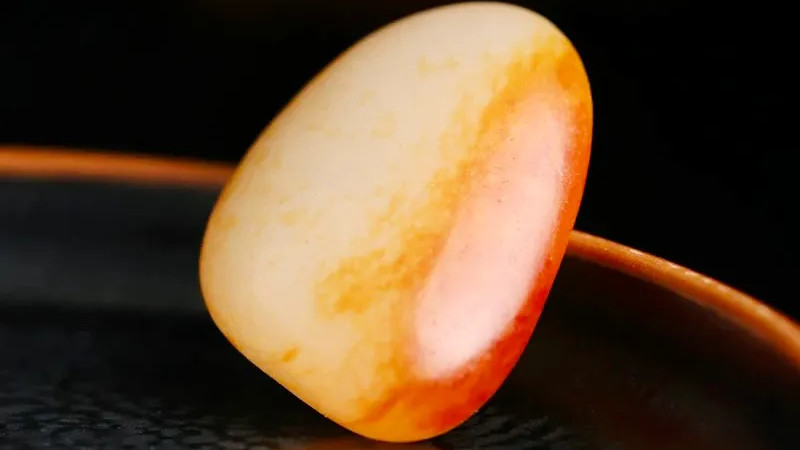 雕刻|和田玉市场怪象：看不上的雕件，买不起的原籽！