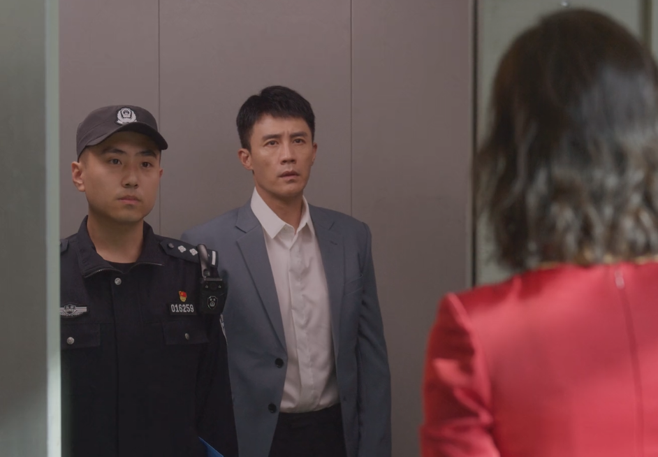 街拍|开播2集，收视率就直逼第一，杜淳新剧成了浙江卫视“王炸”