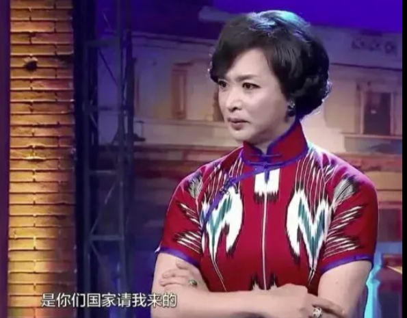 金星|金星在机场遭到韩国海关人员刁难，第3次被挑衅后她当场发飙了！