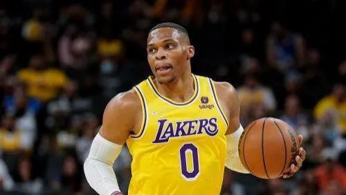 NBA七大交易消息！德罗赞加盟太阳、巴恩斯加盟湖人的交易方案出炉