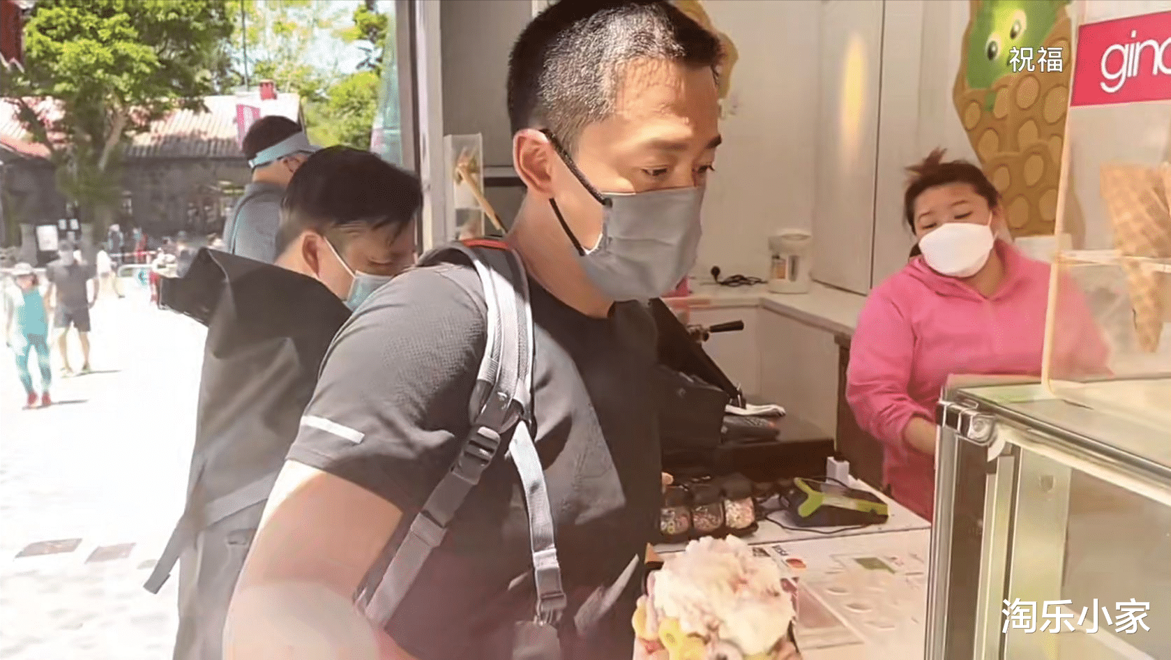 赵露思|林峯和老婆张馨月山顶行山拍拖，被指不恩爱粉丝落力护航！