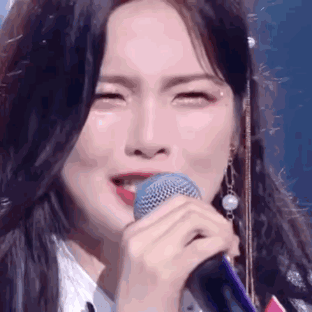 杨超越|哭都不会哭,还当什么演员?