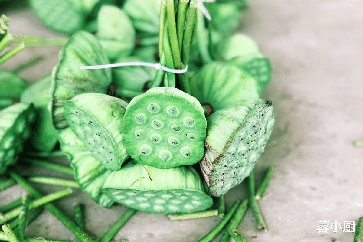 立春养生，饮食宜“少酸辣多辛甘”，2菜2肉2果要多吃，安稳过春