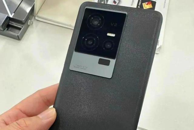 iqoo|iQOO11进一步被确认：USB2.0+16GB超大内存，参数几乎没悬念了