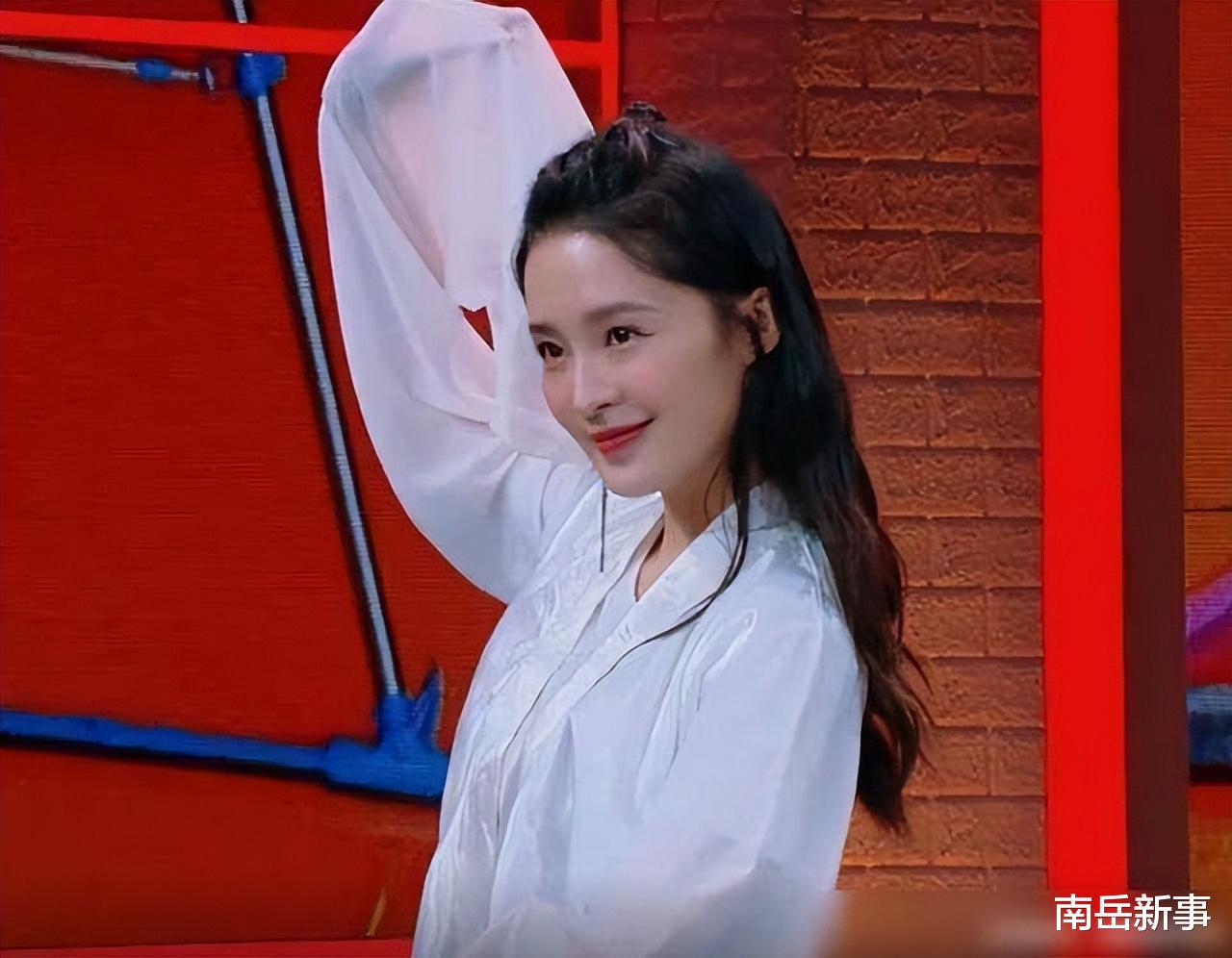 刘诗诗|同为古装女神献舞，有人翩翩起舞一眼万年，有的还是把脸遮上吧