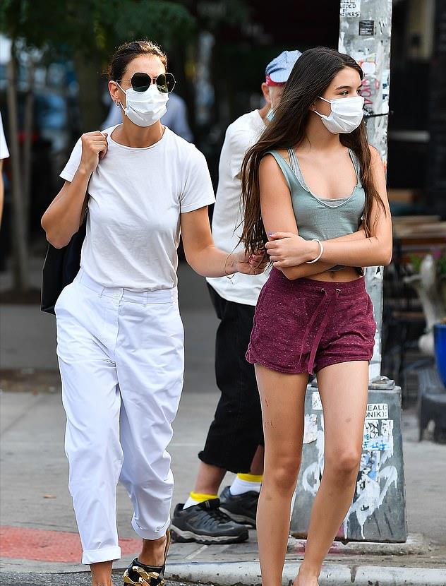 |阿汤哥16岁女儿:肤白貌美,被评“最美星二代”,父女俩8年未见