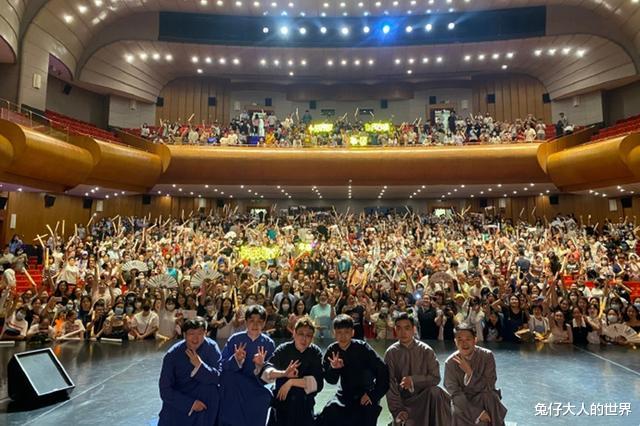 德云社|“德云三筱”专场节目单发布，形式与之前不同，粉丝：真有新意