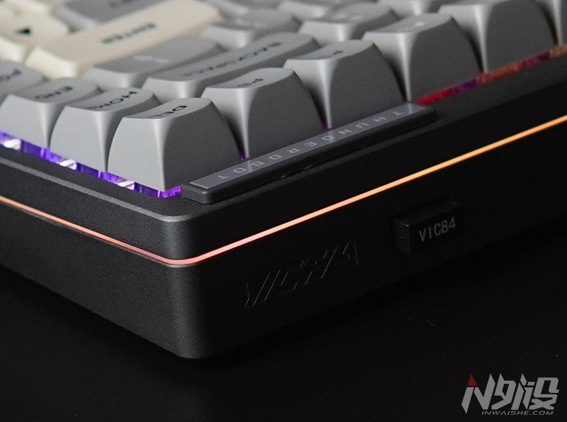 雷神|雷神VIC84三模机械键盘拆解评测