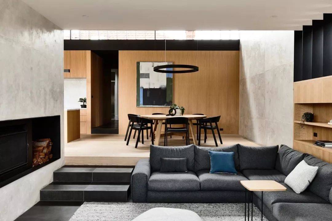 都说客厅做下沉式既大气又时尚，真想砸了自家的，重新装修！