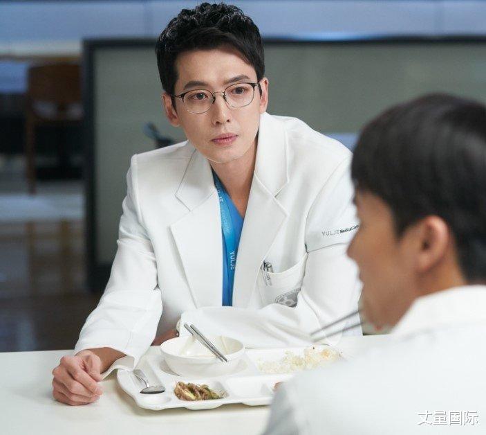 医生|网友分析「韩剧主角薪水」!《非常律师禹英禑》郑明锡年薪5亿?