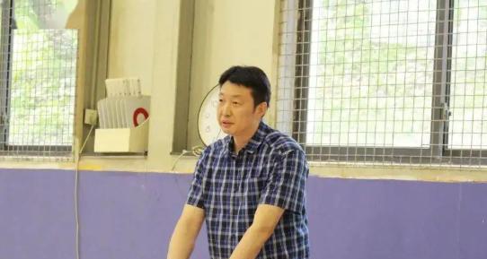 教练|深夜突传噩耗！中国篮球功勋教练因病离世，年龄只有55岁