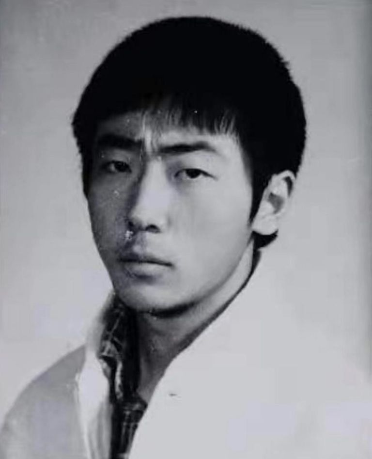 宁理|宁理：11岁丧母，27岁远走美国，吃10年软饭，中年回国演变态翻红