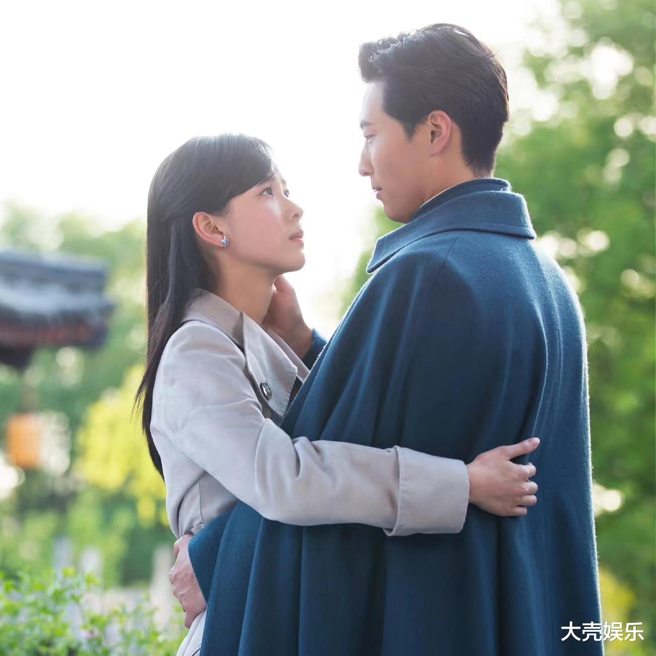 窦骁|窦骁的评论区炸锅了：何超莲高调宣示主权，赵樱子主动倒贴引群嘲