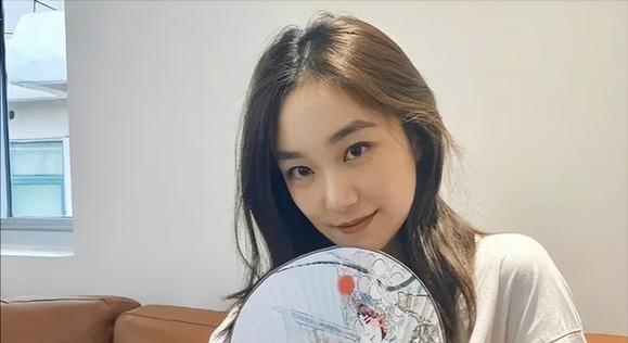 孙艳|孙俪妹妹孙艳素颜出镜,戴两万项链气质佳,曾出演玉娆一角?