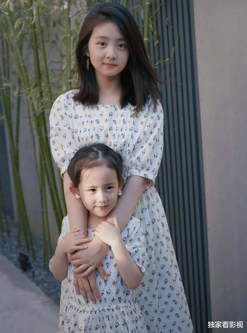 董璇|陈晓儿子眉眼复制爸,董璇女儿神似妈,10后星二代颜值担当是谁?