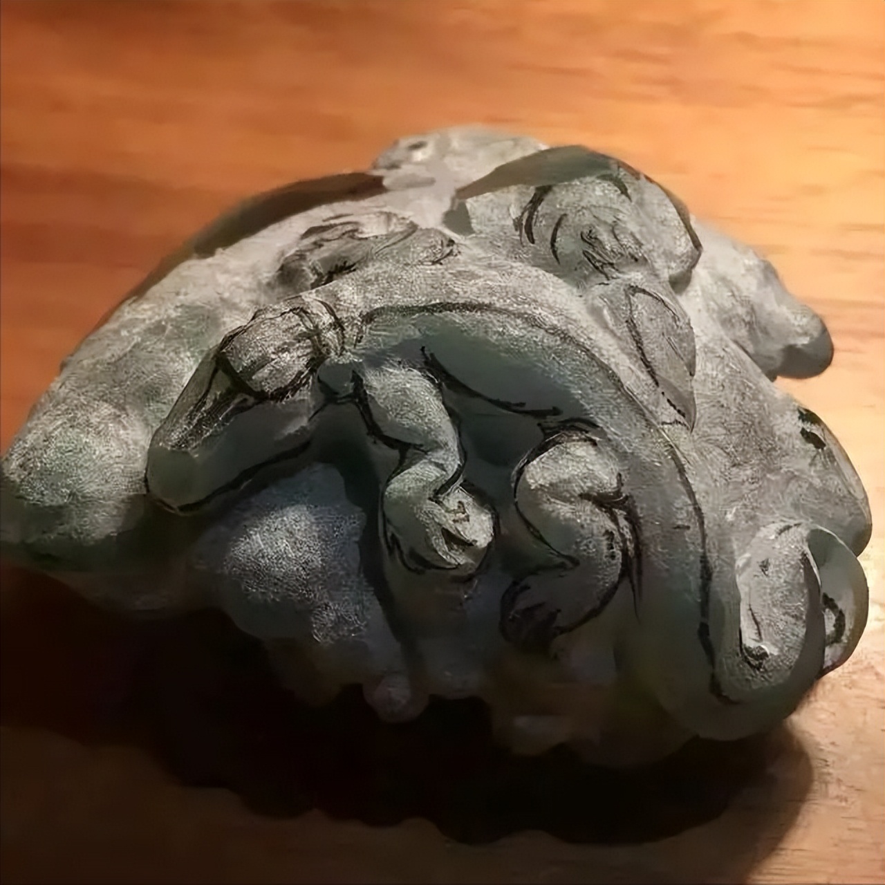 鳄鱼|绵重裂多的原石经大师神来之手，盘出来的货让人垂涎欲滴！