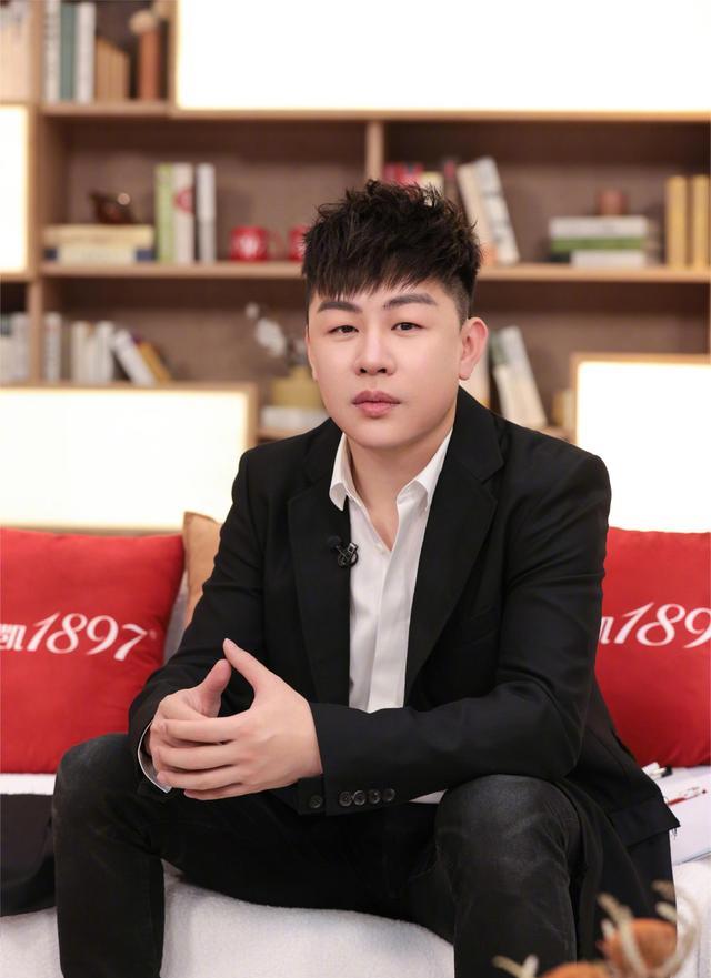 胡彦斌|《再见爱人2》中，胡彦斌对宋宁峰的遭遇感同身受，形容太到位了