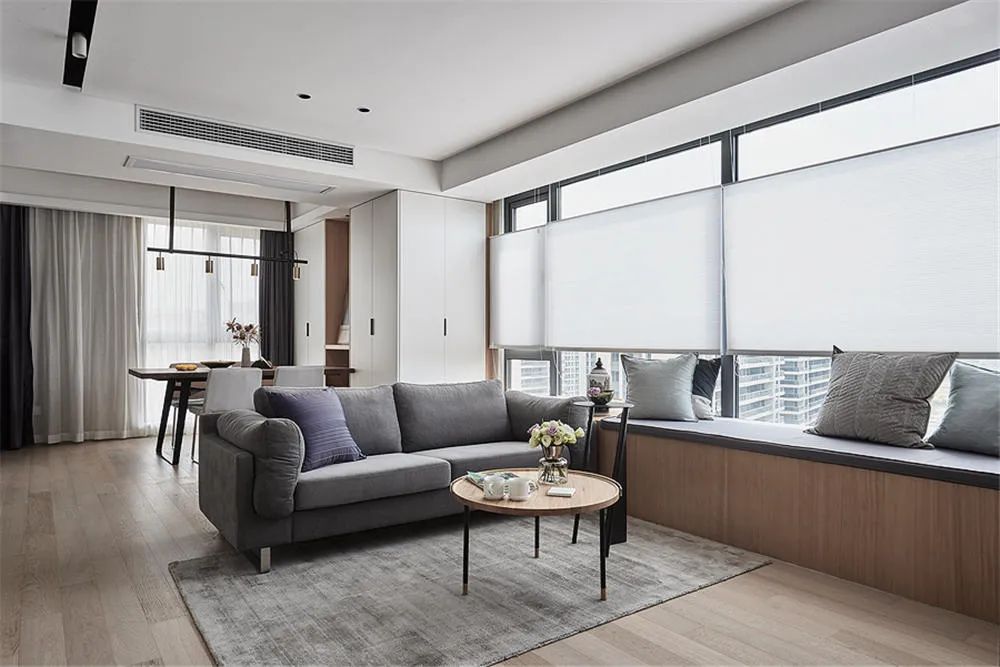 老破小VS远大新：每一处都实用的89m2两居室，这夫妻俩太会了！