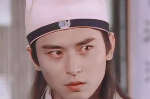 陈冠霖|陈冠霖真不愧是古早偶像剧帅哥,连拿大葱的姿势都很帅!很懂生活