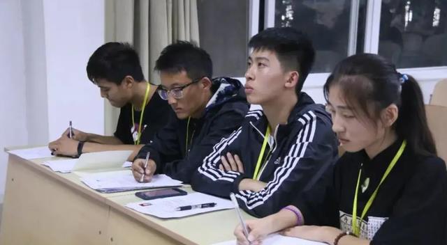 招聘|“中铁22局”招贤纳士,月薪近万且待遇优厚,三类学生占据优势