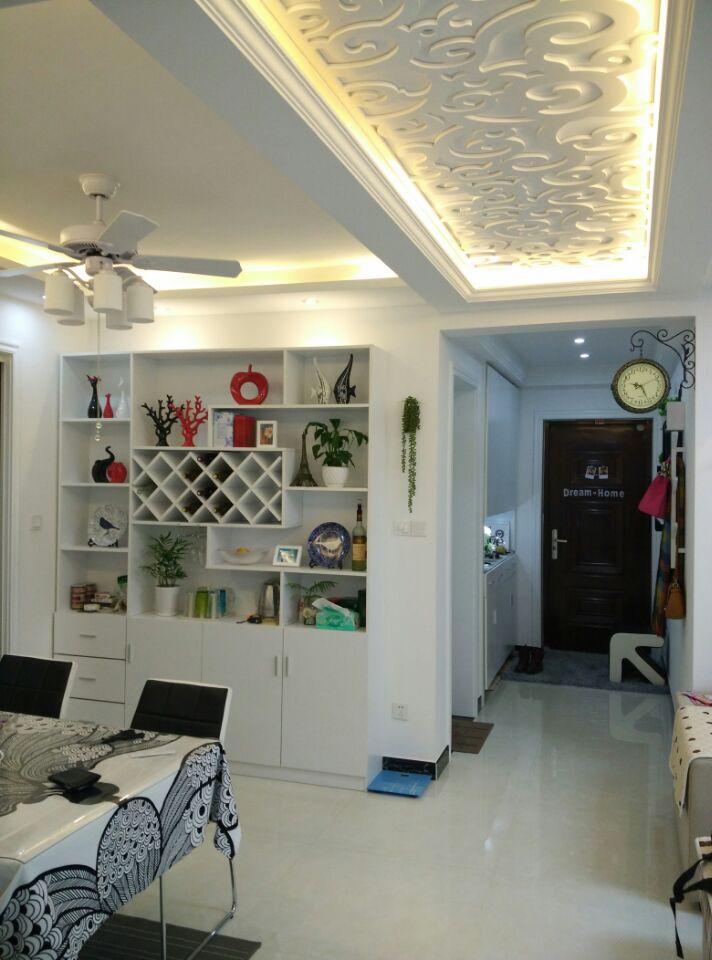 头一次见到餐厅还安卡座的,太时尚了!邻居都快把我家门给推烂了