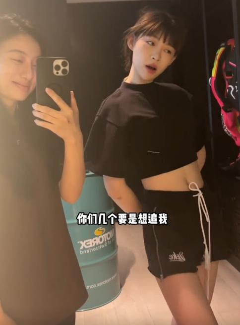 鸡蛋 网红痞幼做寿喜锅，中途粉扑补妆夸效果好，评论区却充满“孕”味