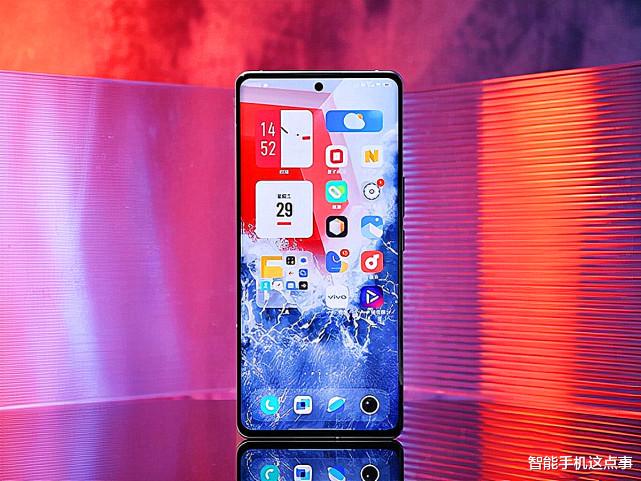 vivo|vivo开始亲民：2K E5+12GB+微云台双主摄，跌至4399元