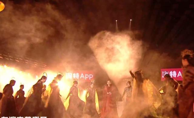 护肤 芒果跨年暴露明星真容:杨紫宋茜苹果肌抢镜,王源王一博脸圆发福