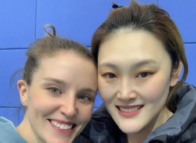 女排|女排34岁主攻宣布退役！曾3度加盟中国排超联赛，2度和王一梅联手