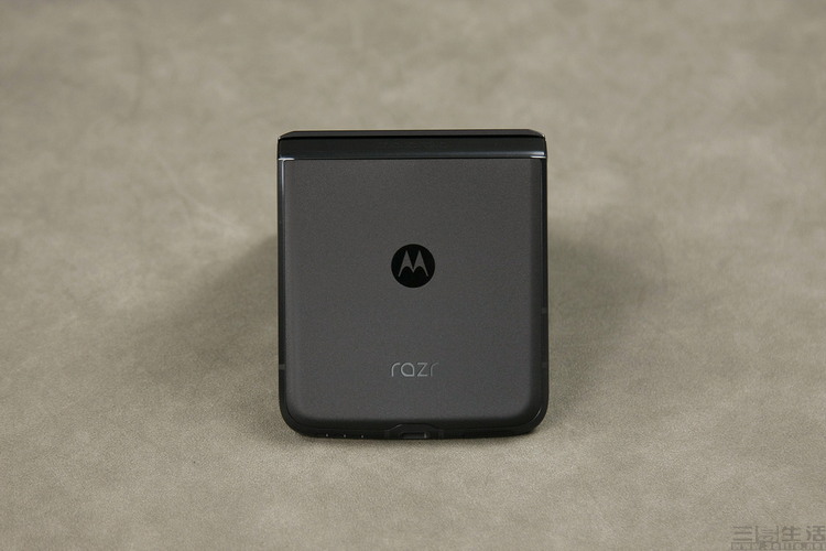 |moto razr 2022评测:“小而美”的翻盖折叠旗舰
