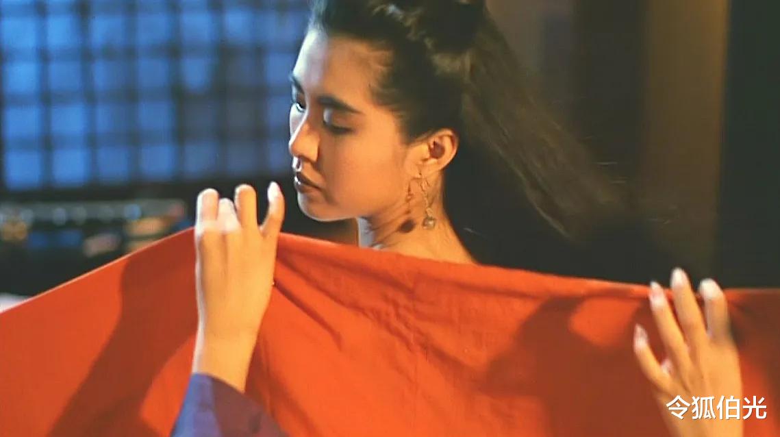 明星|4年了，为何《流浪地球》出现后，徐克电影的特效就显得“太假”