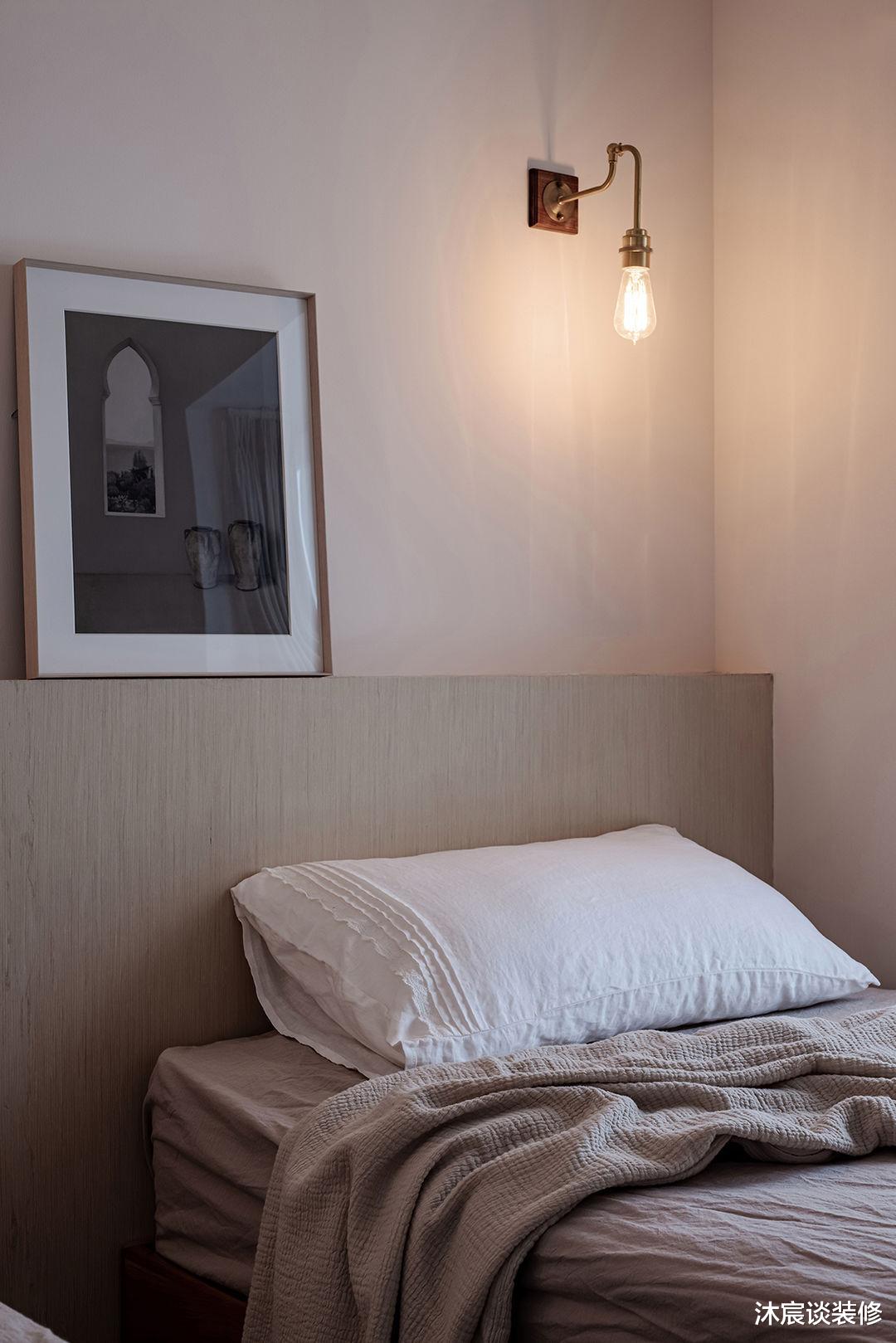 这对大学老师,把餐厅放在阳台就圈了好多粉,再开个天窗,美极了