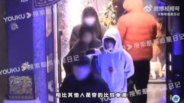 王宝强|不受买超出轨风波影响，张嘉倪独自过圣诞节，获网友祝福！