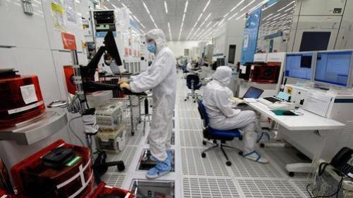 小米科技|余承东正式宣布，华为再次创造奇迹，美国院士：Makes sense